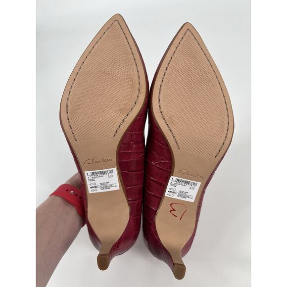 CLARKS Cushion Plus Fuchsia Leather Embossed Laina55 Classic Pump Heels - Picture 9 of 11